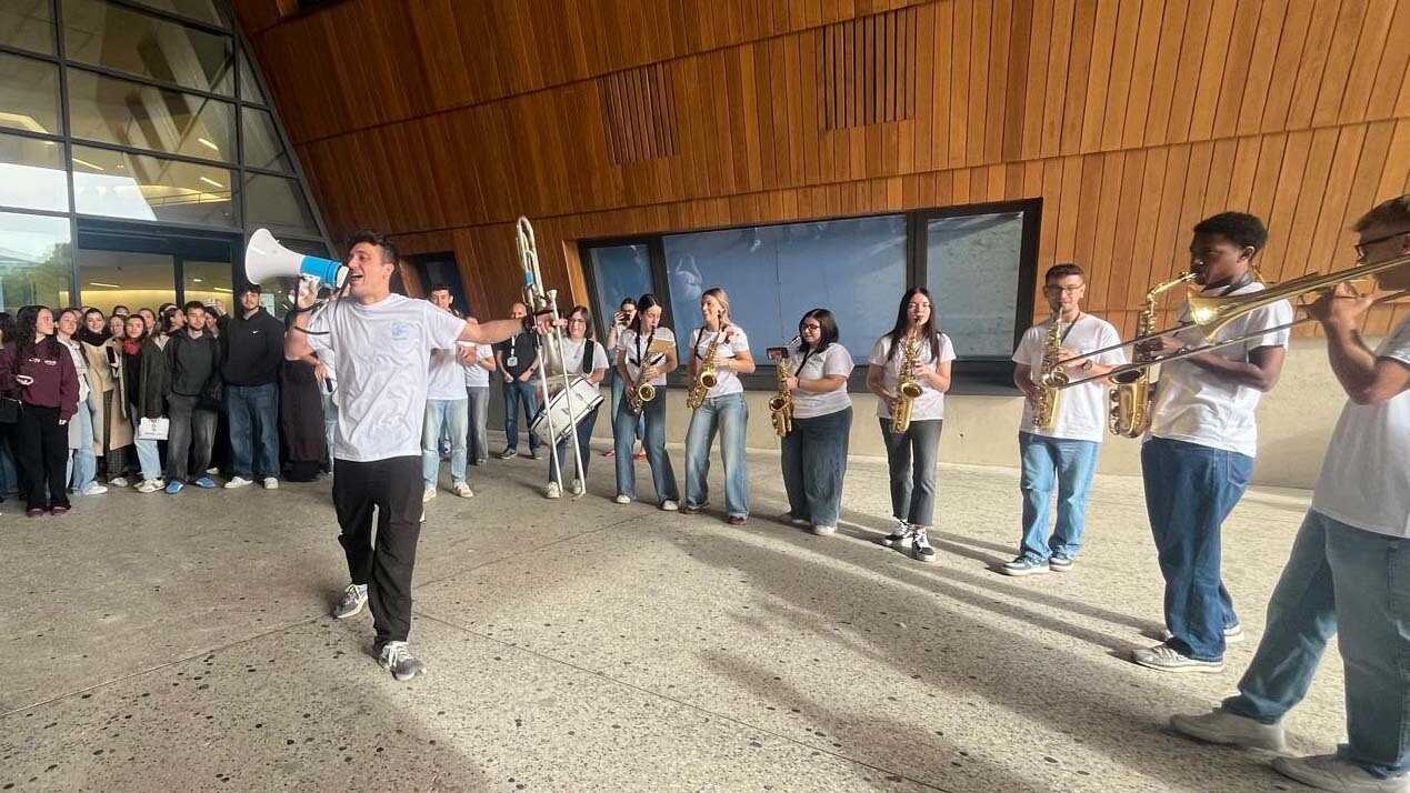 Zaragoza Faculty of Education marks 25 years with marching bands, workshops and alumni