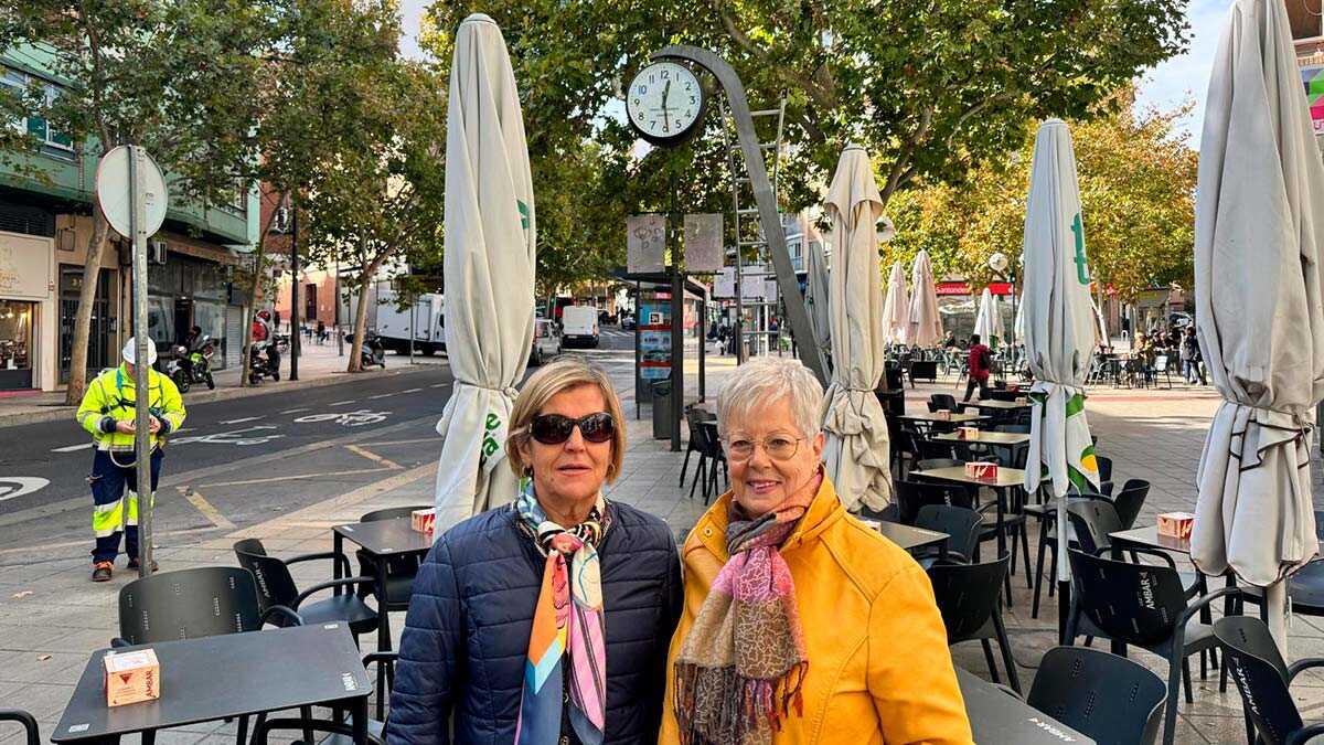 Genoveva and Paquita, Torrero neighbors: "The Las Canteras clock has always brought the square to life"