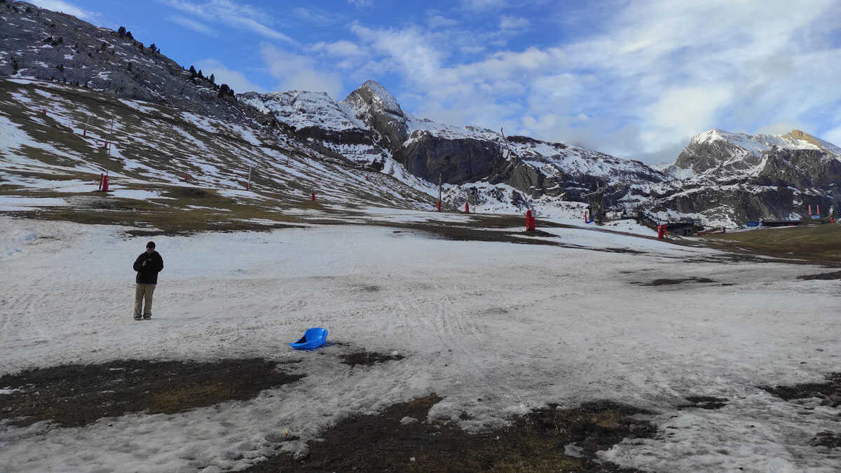 Snow returns to the Pyrenees as the cierzo wind briefly picks up: temperatures to rise on this day