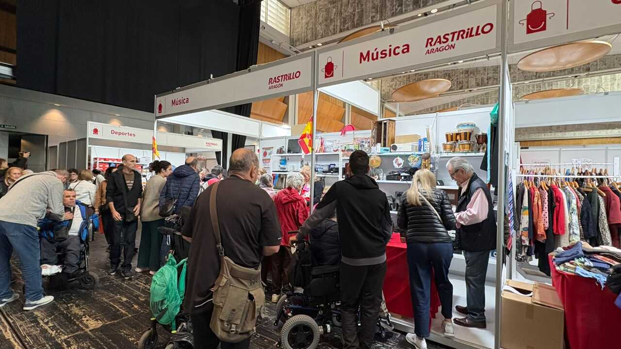 Rastrillo Aragón draws crowds of socially conscious shoppers: “I always find something interesting and affordable to take home”