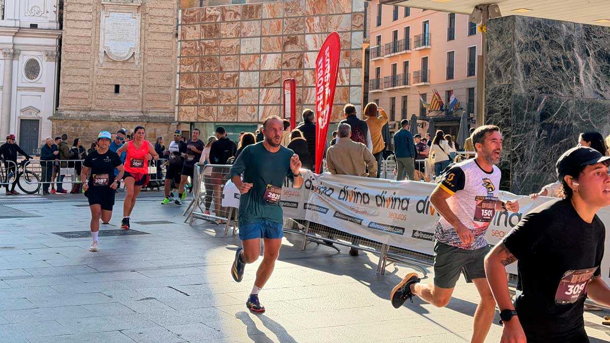 A morning to run and enjoy: sunshine accompanies 7,000 athletes at Zaragoza 10K