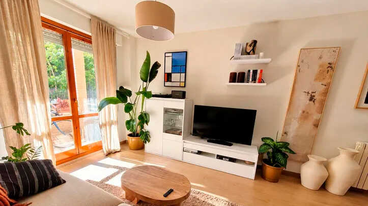 The Zaragoza Apartment That Charms: In One of the City’s Best-Known Neighborhoods for €270,000