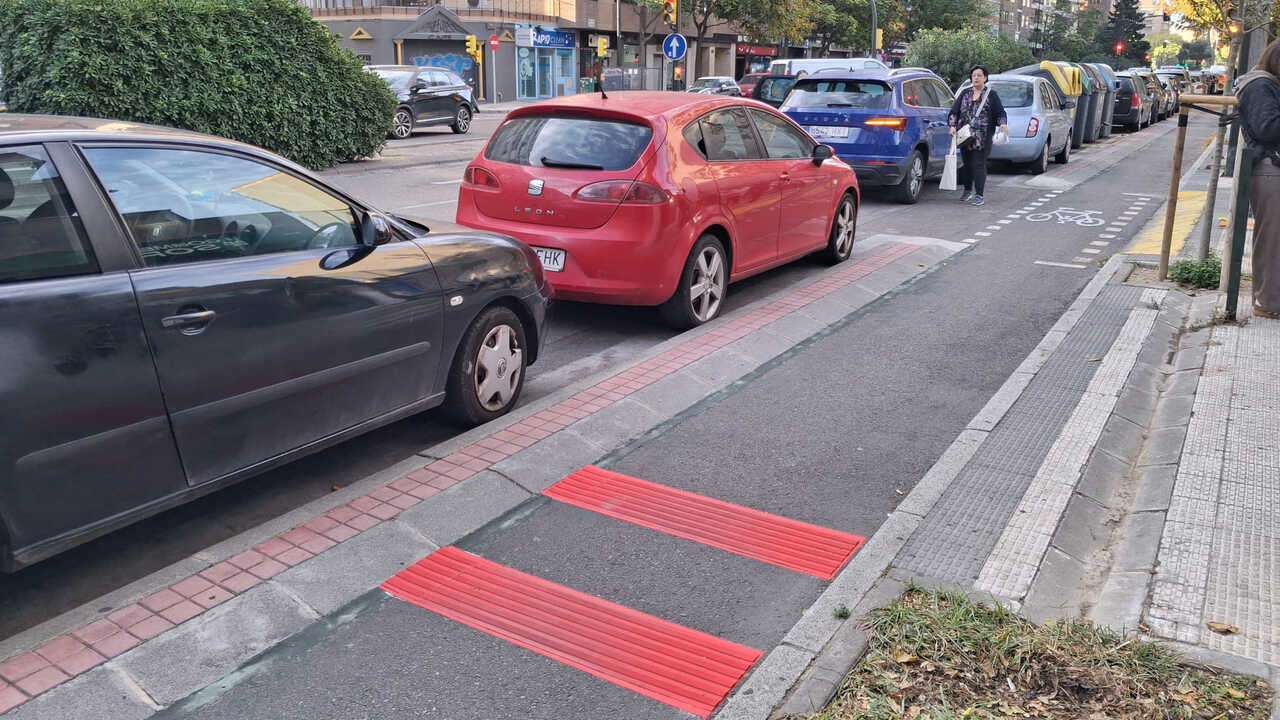 New cycling feature in Zaragoza: how the exclusive speed bump for bikes and e-scooters works