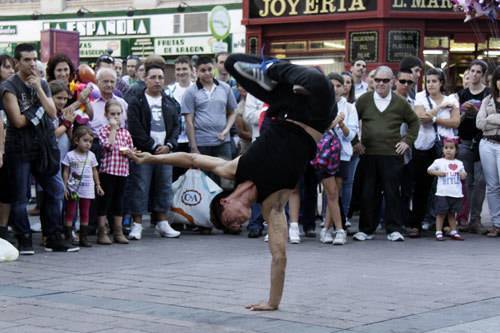Street Artist Applications Open: Alfonso Street Ban Remains in Place