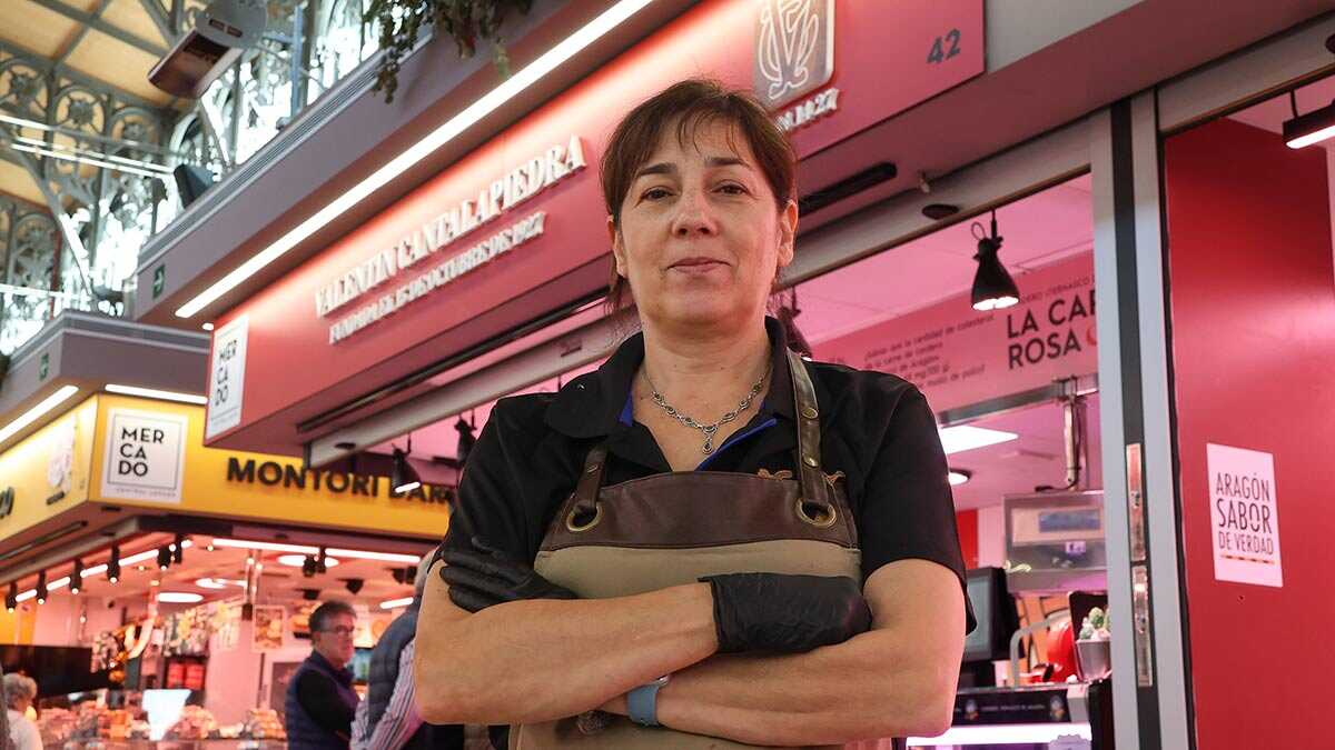 Ester, a butcher at Zaragoza's Central Market: “We start the Christmas campaign after the November long weekend”