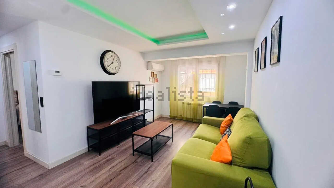 Inside the 45-square-meter apartment for sale in Zaragoza for €219,000: renovated and furnished
